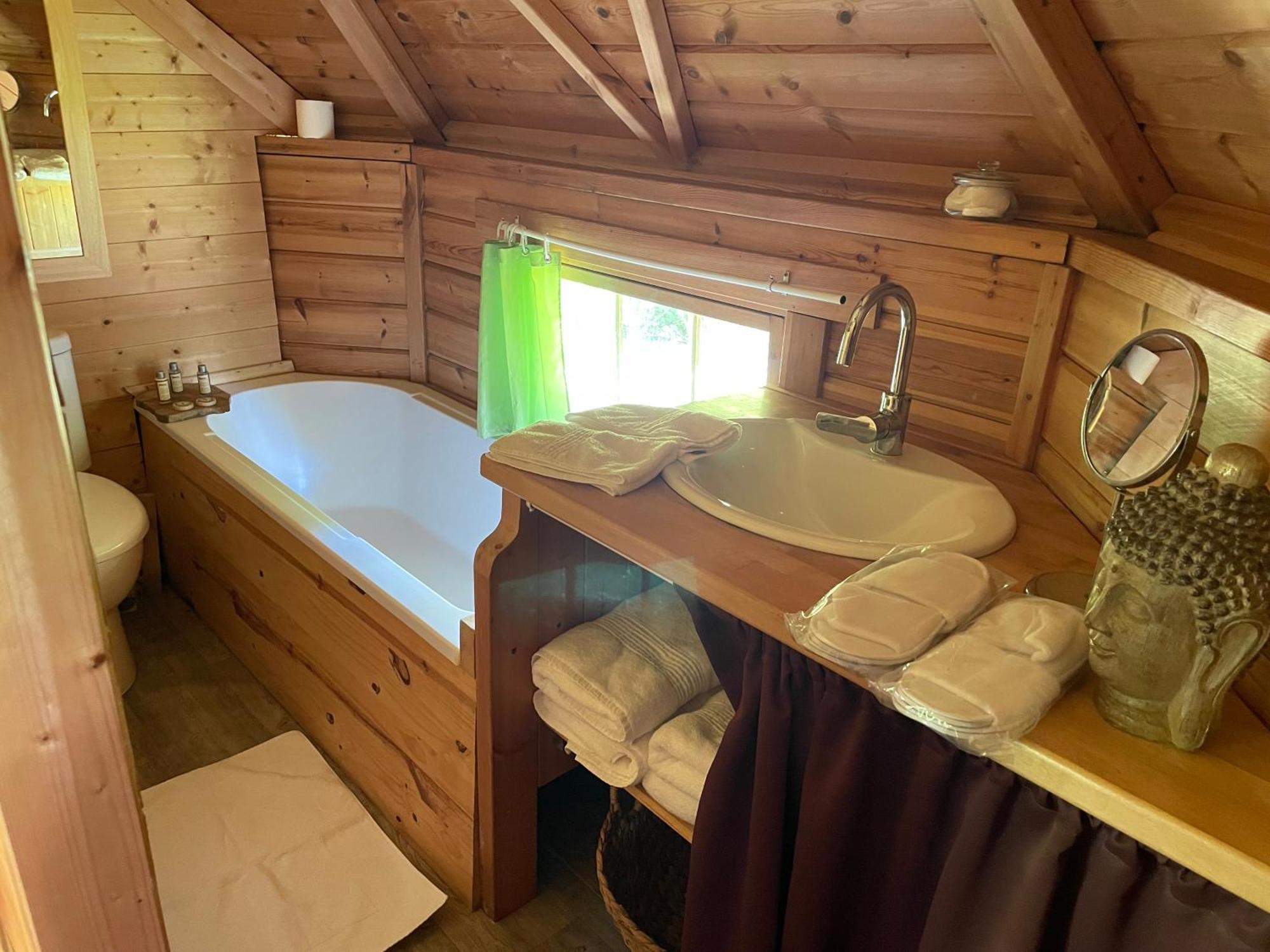 Aux Murmures De La Nature B&B Honfleur Eksteriør billede